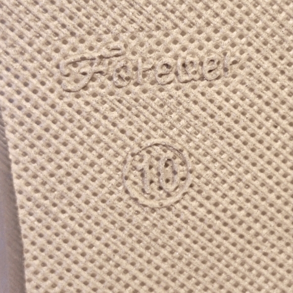 Forever "Karra 29" gold glitter flats - NWOT - Picture 9 of 9